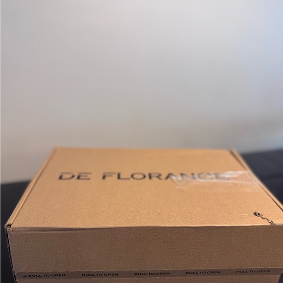 De Florance Vintage Sneakers Women’s Size 9 EU 40 Beige Black Retro Trainer NWT - Picture 11 of 12